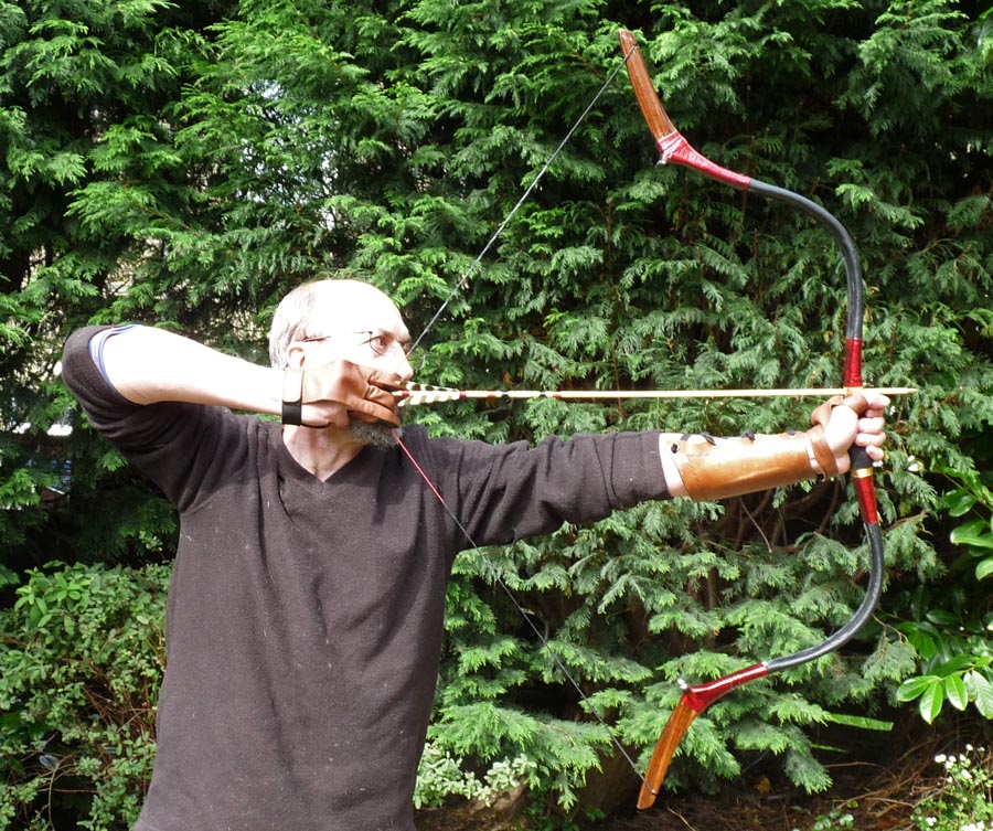 MONGOLIAN BOWS Traditional Mongol style bows, horn,wood and sinew composits